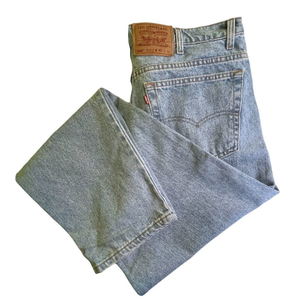 Levi’s 550 Relaxed Fit Tapered Leg VTG‎ Vintage light wash  jeans